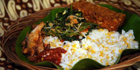 Nasi Jagung dan Pecel